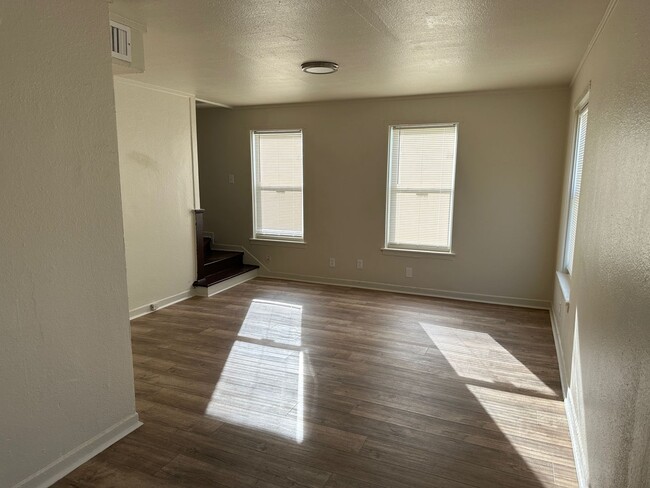 Building Photo - Bossier 2 Bed 1 Bath Townhome - Housing Ac...