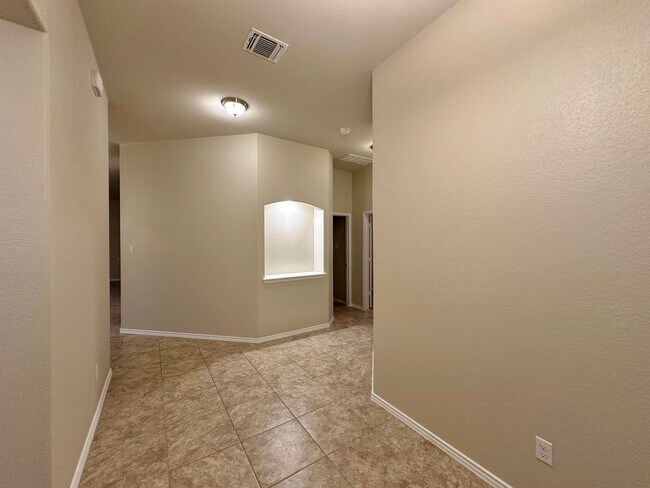 Foto del edificio - Viewable Now!