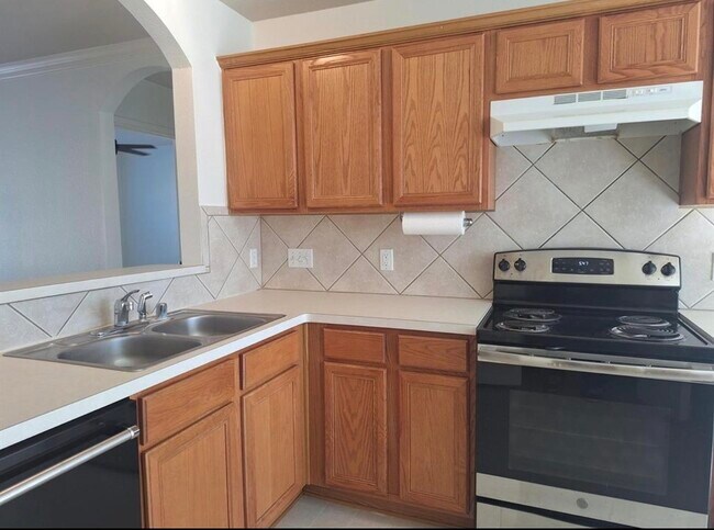 Building Photo - 17124 Gleneagle Dr S