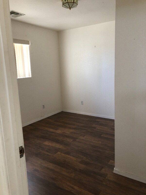Building Photo - 1435 Colina Dr
