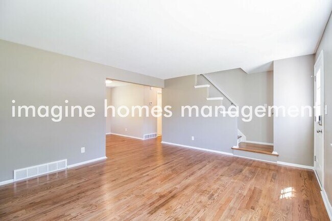 Building Photo - Cute 3 Bedroom Ranch in Anderson Township