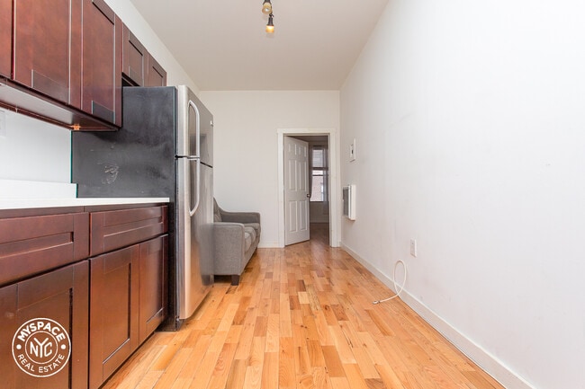 Foto del edificio - 178 Meserole St