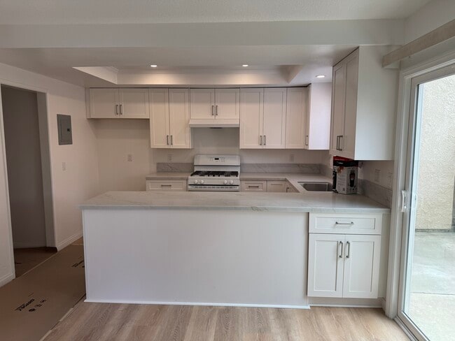 Building Photo - 16702 Sims Ln