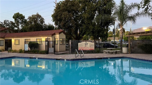 Foto del edificio - 1140 W Blaine St