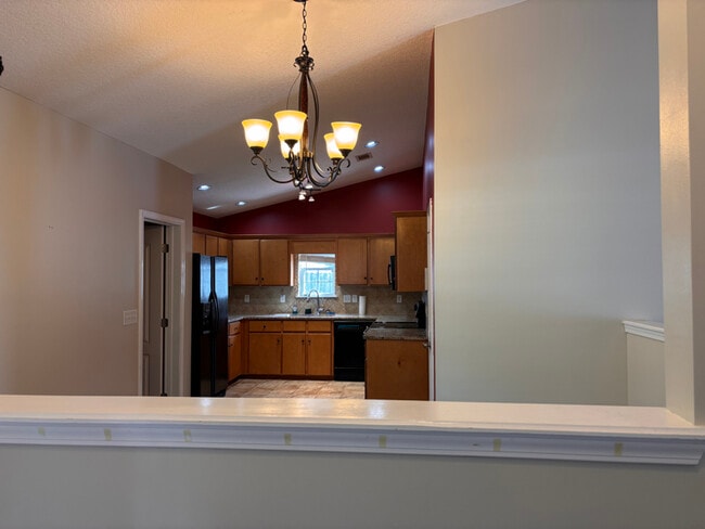 Building Photo - 134 Camellia Dr