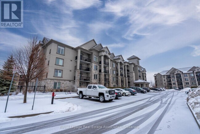 Photo du bâtiment - 1460 Main St E