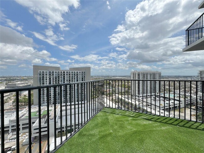 Foto del edificio - 5300 Paseo Blvd