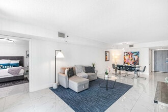 Building Photo - 1200 Brickell Bay Dr