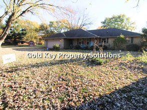 Building Photo - 325 Teresa Ct