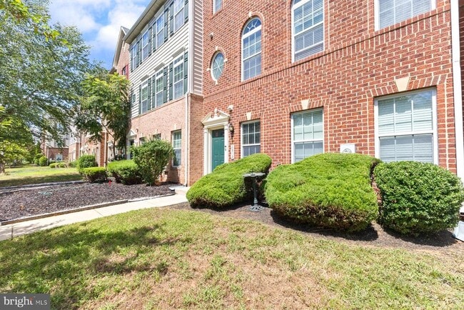 Foto del edificio - 2832 Admiral Ridge Rd