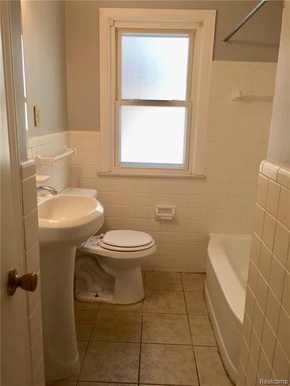 Foto del edificio - 24810 Dartmouth St
