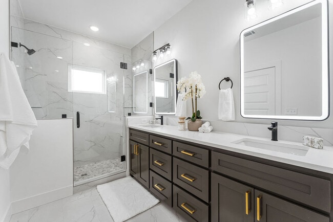 Primary Bath - Townhomes at Scottsdale