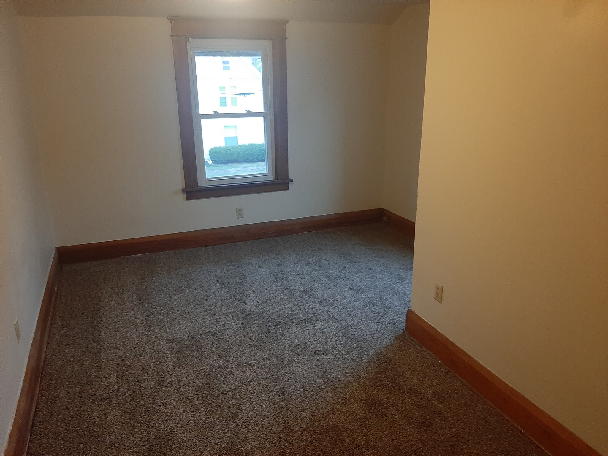157 W 7th St Salem, OH 44460 – photo 5