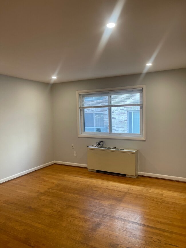 Building Photo - Ballston Garden Apartments