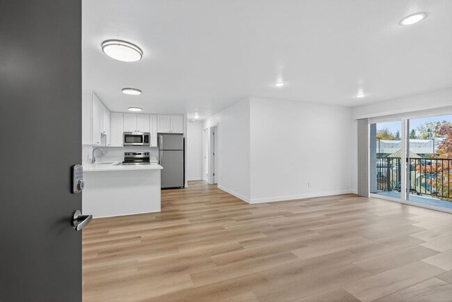 Interior Photo - Alder Ridge