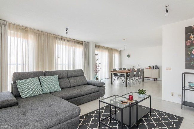 Foto del edificio - 303 10th Ave