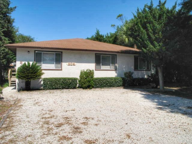 Primary Photo - Cozy Island Duplex steps from the beach!