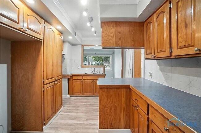 Foto del edificio - 533 W 8th St