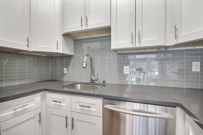 Foto del edificio - Ravensdale 3 bedroom, 2 bath home- remodeled- Park like setting.