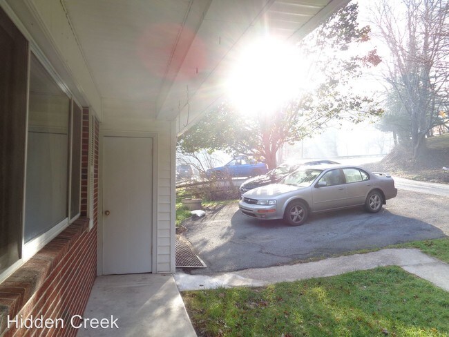 Foto del edificio - 312 Clint Norris Rd