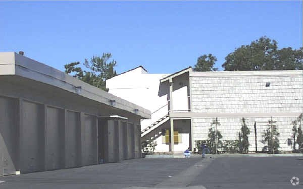 Building Photo - Villa Marina Apartments