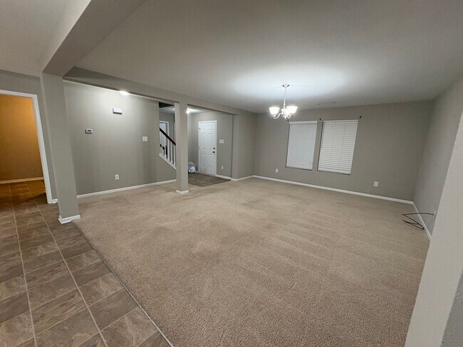 Foto del edificio - 722 Sinclair Dr