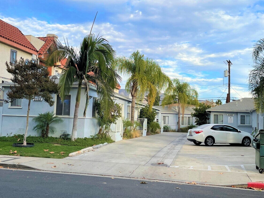Foto principal - 2322 N Ontario St