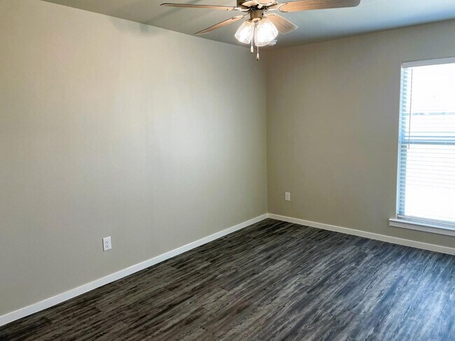 Foto del edificio - 1915 Langford Ave