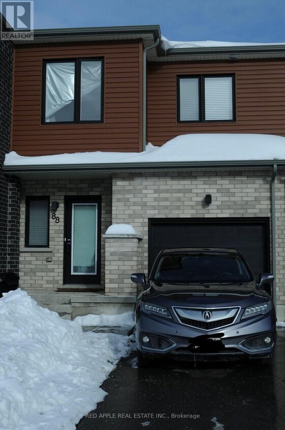 Photo principale - 88 Fairlane Ave