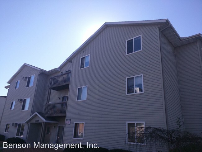 Building Photo - 1300 Pine St