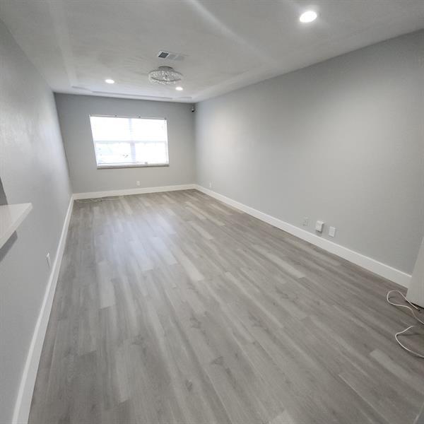 Foto del edificio - 308 SW 76th Terrace