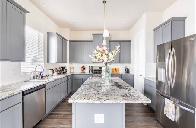 Foto del edificio - 1740 Cove Cres Ct