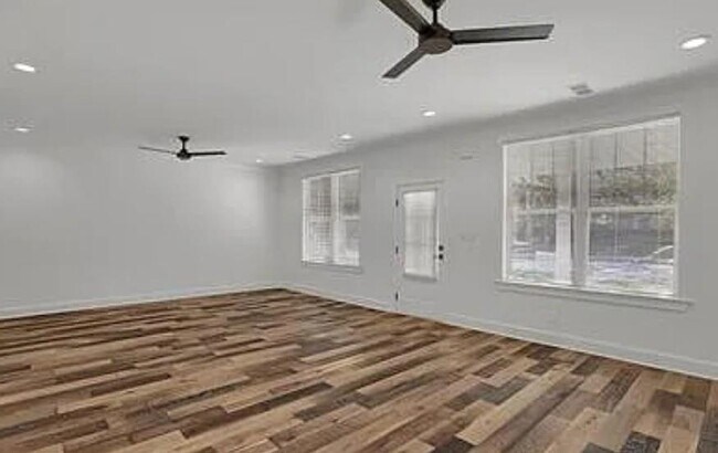 Building Photo - 2374 Forest Ave