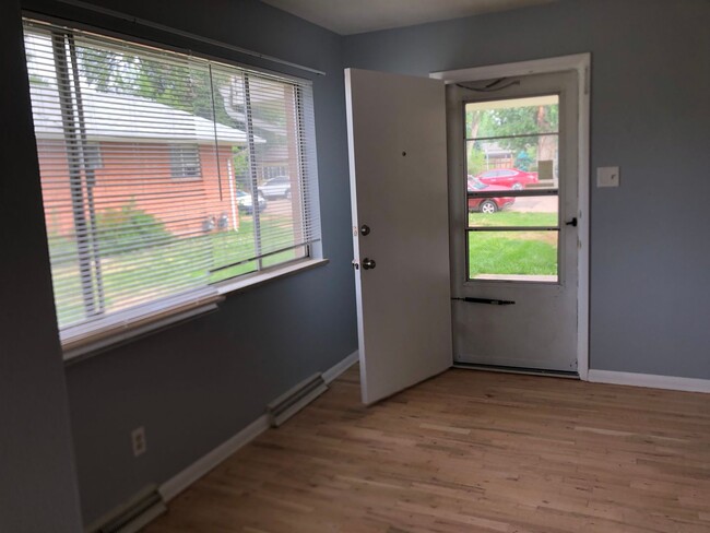 Building Photo - 2-Bedroom Apartment in Longmont Duplex