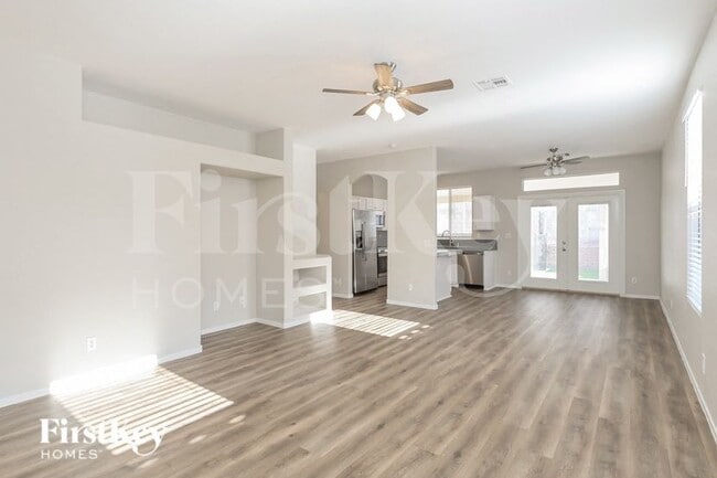 Building Photo - 1431 Red Sunset Ave