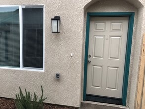 Building Photo - 3077 Bright St