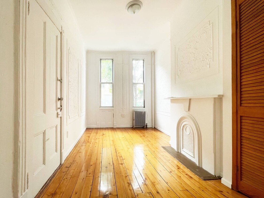 Primary Photo - 155 India St