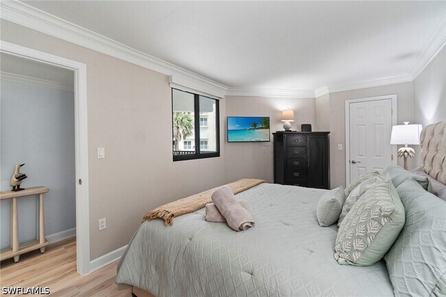 Foto del edificio - 25800 Hickory Blvd