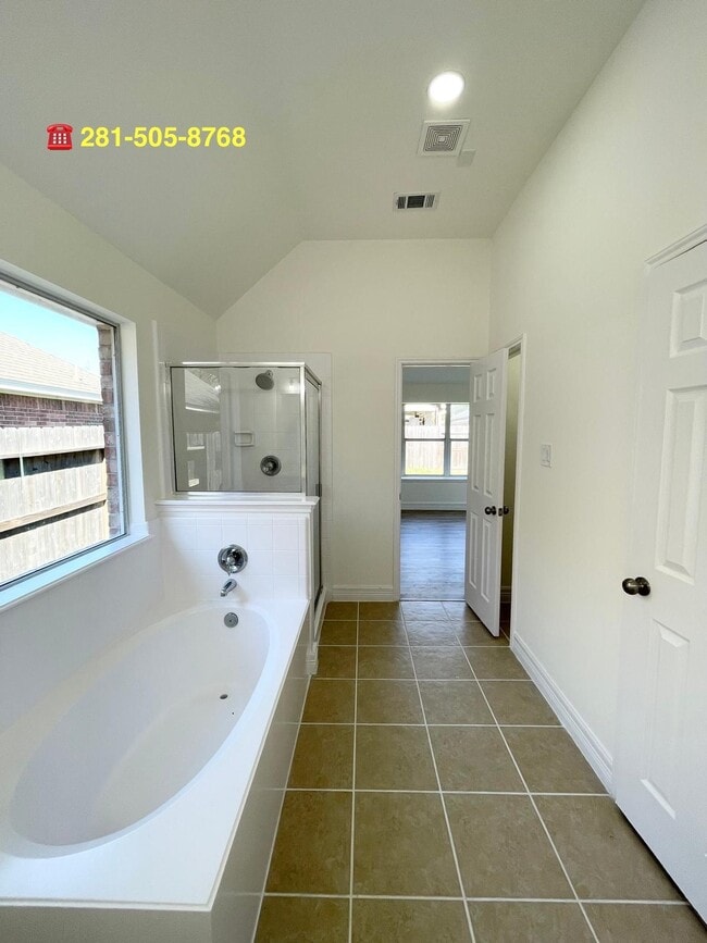 Foto del edificio - 7510 Golden Thistle Ln