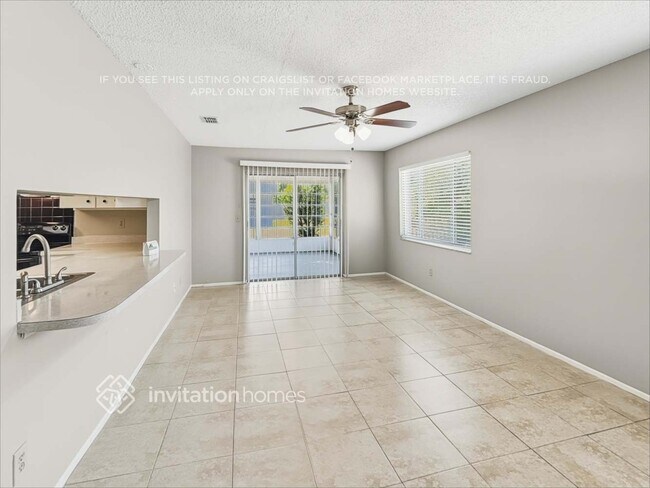 Foto del edificio - 4205 Gray Squirrel Ln