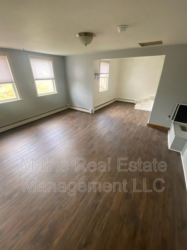 2412 Western Ave Unit Apt V, Newburgh, ME 04444 Condo for Rent in