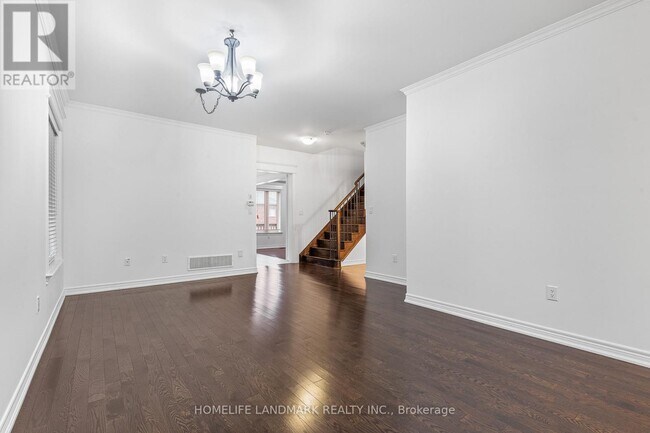 Building Photo - 7 Plantain Ln