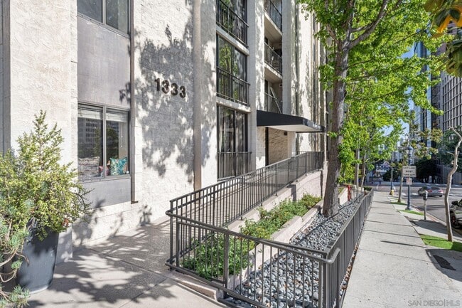 Foto del edificio - 1333 Eighth Ave