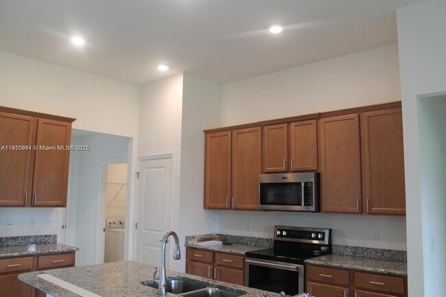 Foto del edificio - 5838 NW Coosa Dr