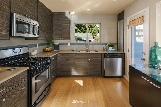 Foto del edificio - 4219 SW Holly St