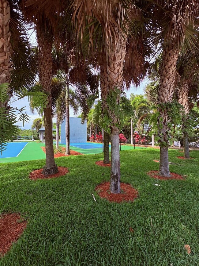 Foto del edificio - 2671 S Course Dr