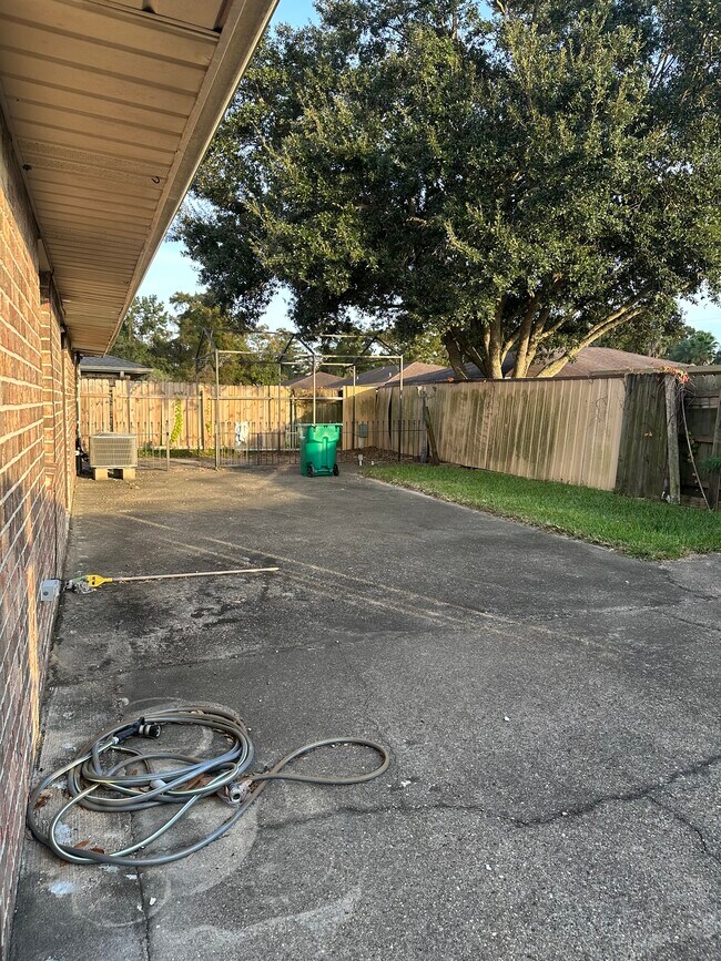 Foto del edificio - 2944 Dove Ave