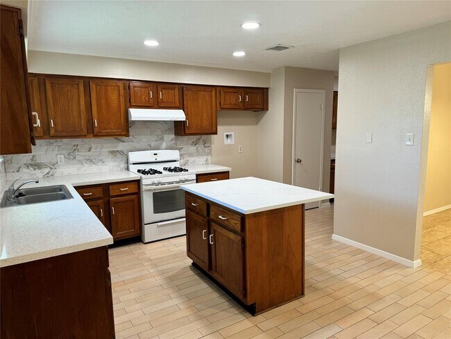 Building Photo - 479 Seafoam Rd