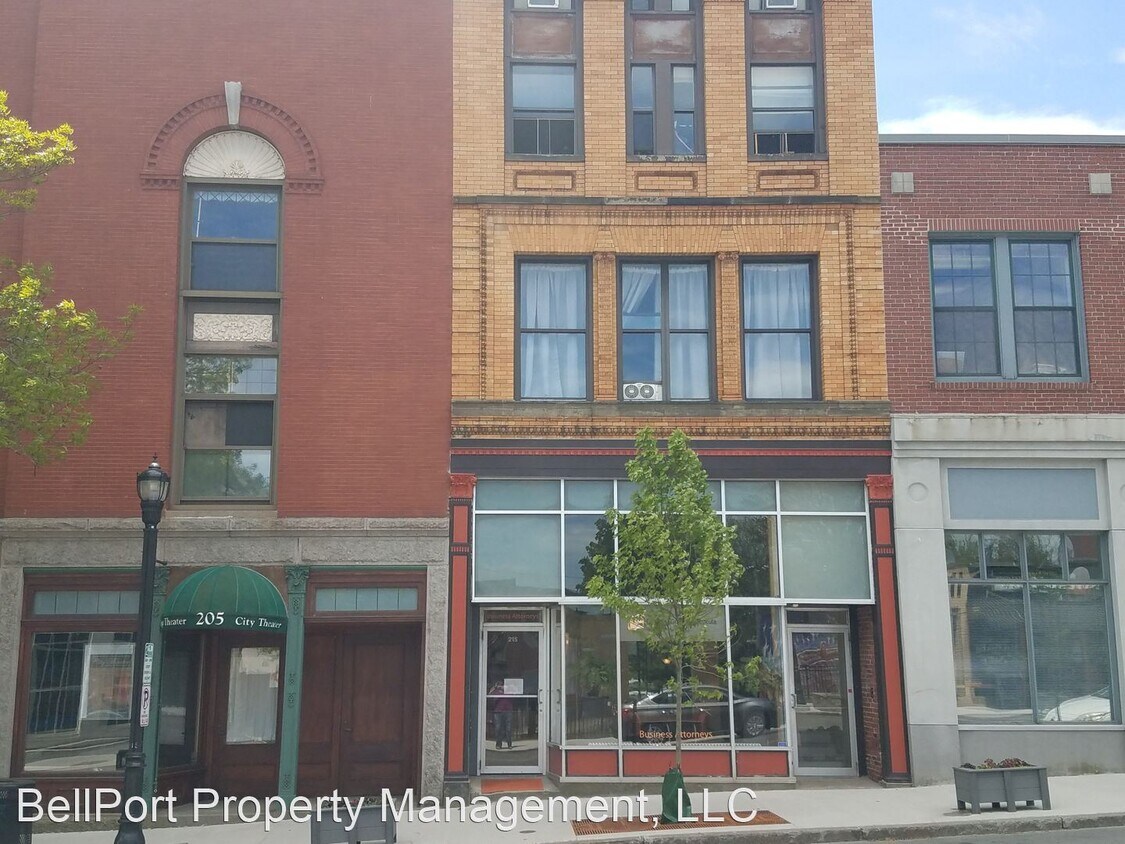 Foto principal - 215 Main St