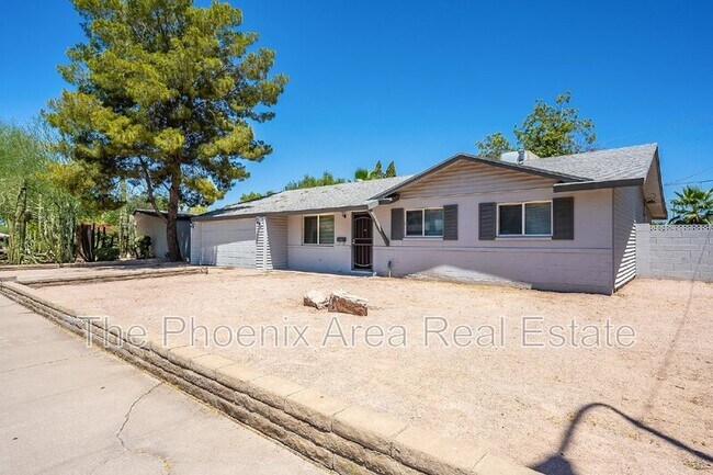 Building Photo - 522 E Balboa Dr